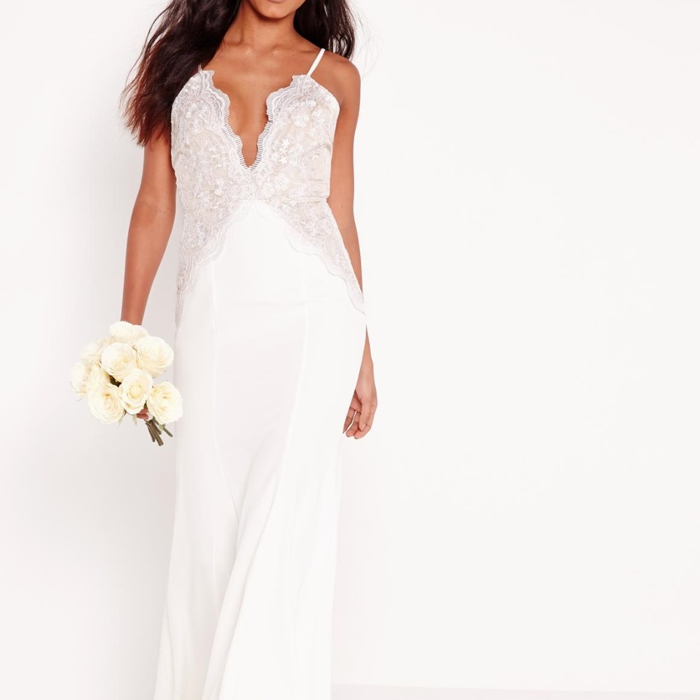 Elegant White Lace Wedding Dress